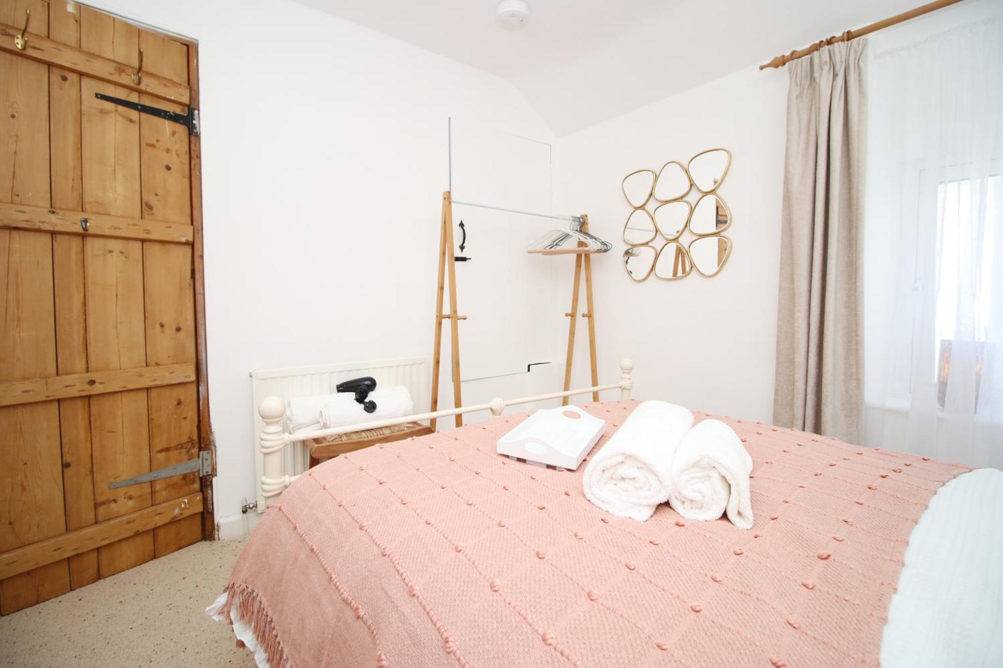 Little Gem In The Mumbles! Fishermans Cottage With Log Burner, Dog Friendly And Welcome Breakfast Hamper! المظهر الخارجي الصورة
