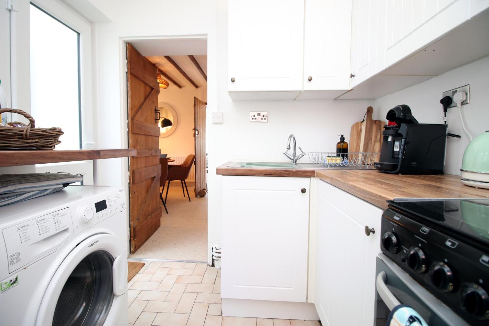 Little Gem In The Mumbles! Fishermans Cottage With Log Burner, Dog Friendly And Welcome Breakfast Hamper! المظهر الخارجي الصورة
